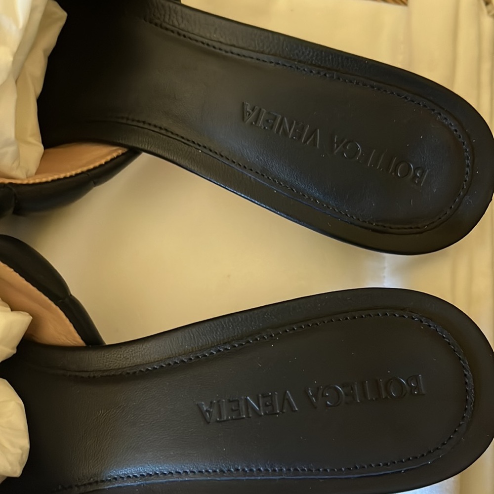 🖤 AUTHENTIC Bottega Veneta Padded Mule Sandals ( Kitten Heel) - Picture 9 of 16